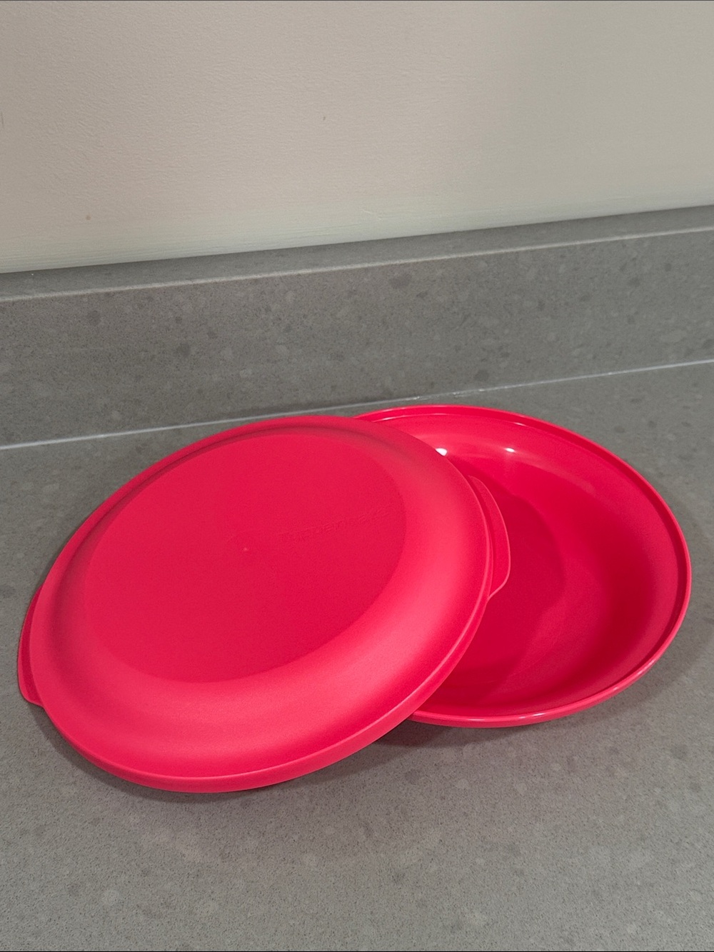 Tupperware Plate Lunch Container - Picture 2 of 3